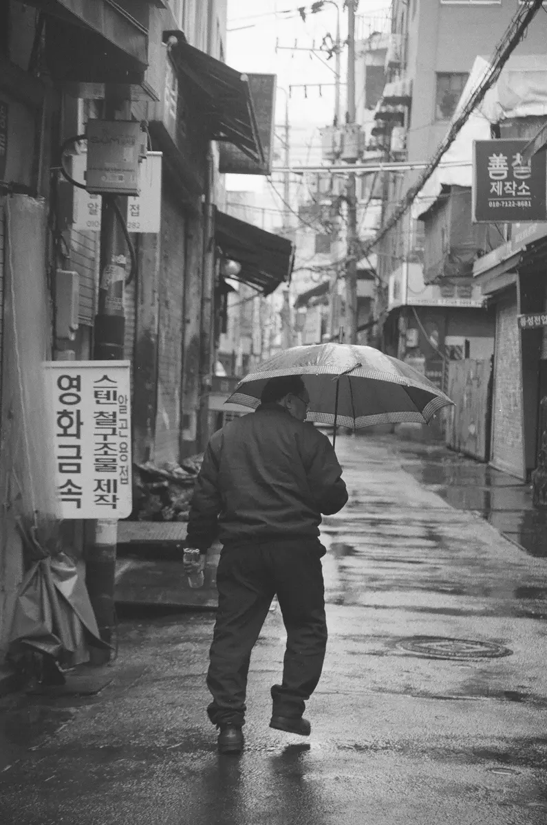 Black and white photograph 06