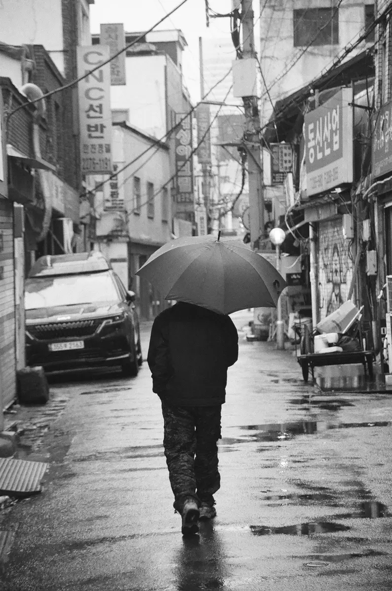 Black and white photograph 07