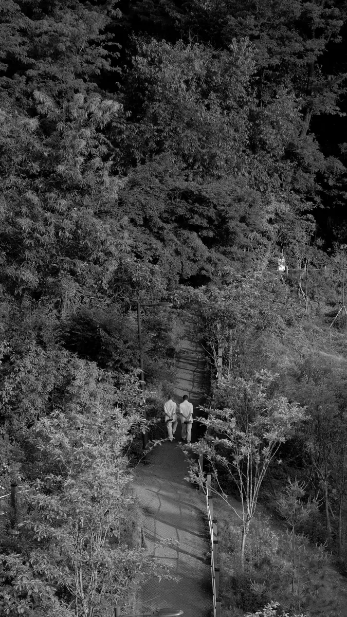 Black and white photograph 32